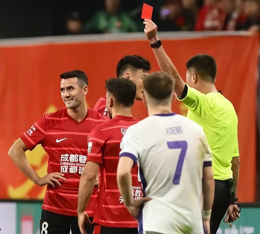 包含清晨成都蓉城备战英超,队长鼓劲细节曝光,媒体盛赞,训练强度明显提升的词条 包含清晨成都蓉城备战英超,队长鼓劲细节曝光,媒体盛赞,训练强度明显提升的词条