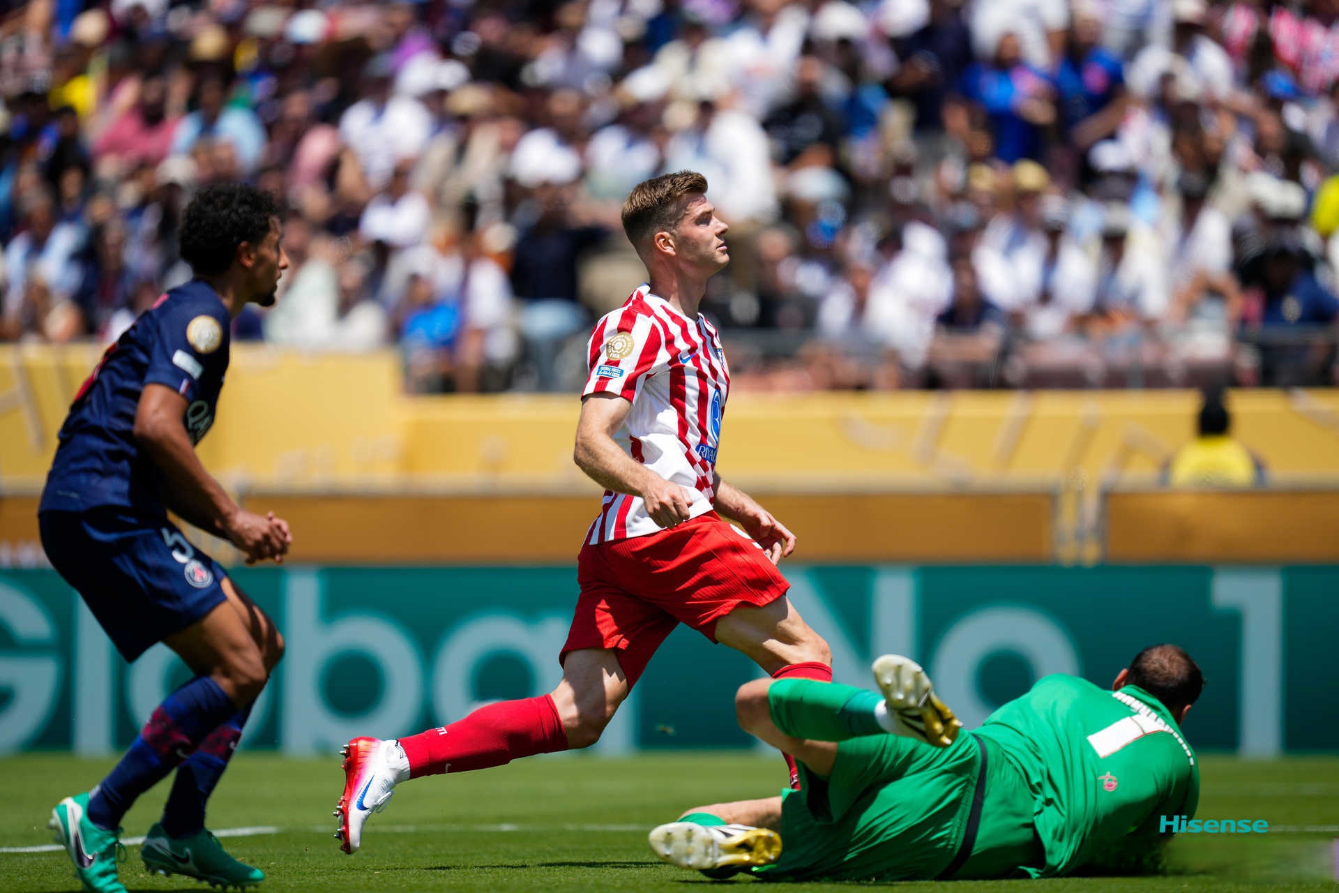 包含法国杯赛前再迎强敌，里尔防线松动，主帅态度——信心回归，赛程密集仍需轮换的词条